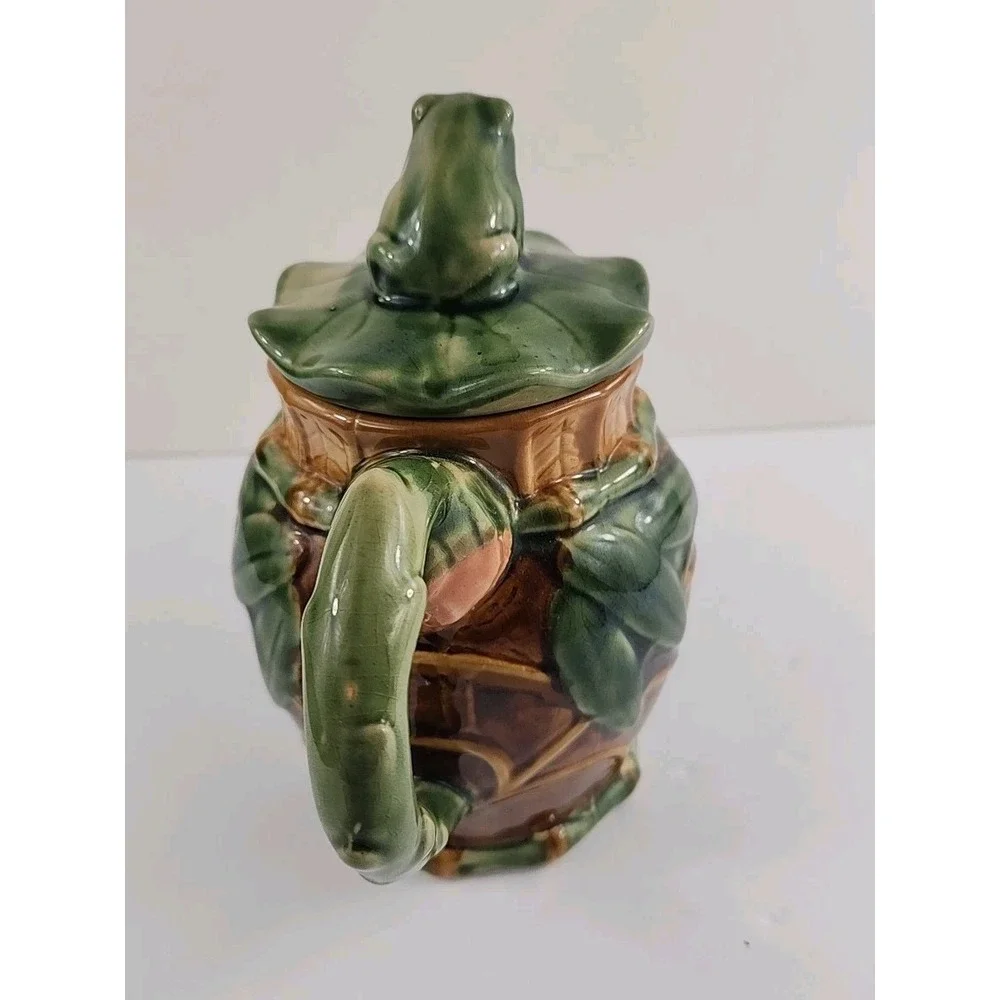 Henriksen Imports Vintage Frog Teapot Whimsical Cottagecore Green Ceramic Decor